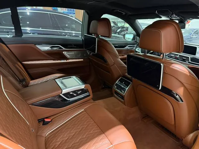 BMW 7 Series 2019 Restyling 740Li xDrive Administrative Luxury Set interior photo 11