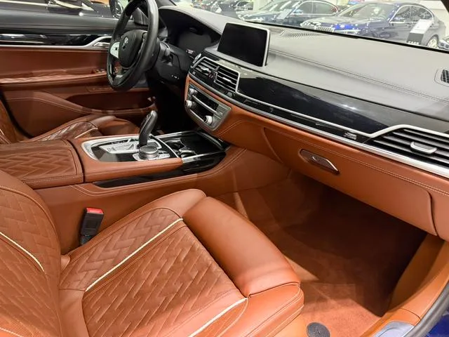 BMW 7 Series 2019 Restyling 740Li xDrive Administrative Luxury Set interior photo 14