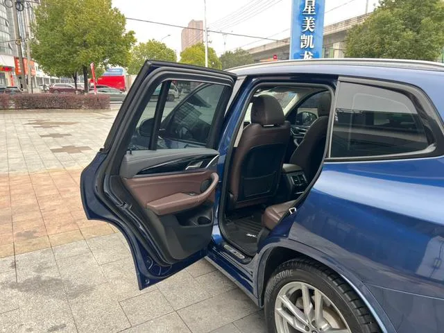 BMW X3 2019 xDrive28i M Sports suit interior photo 12
