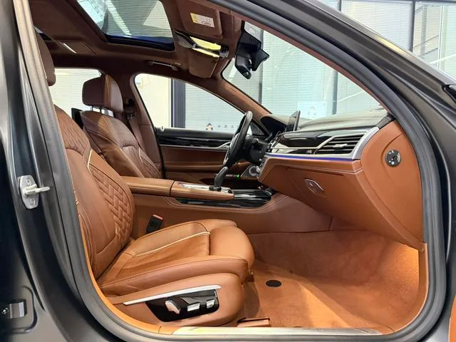 BMW 7 Series 2017 M760Li xDrive Excellente édition extravagante extérieur photo 8