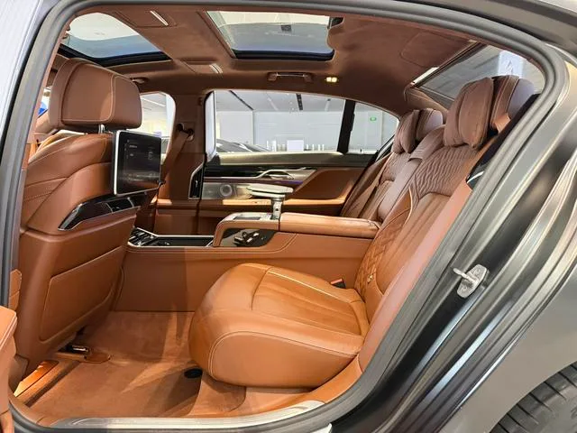 BMW 7 Series 2017 M760Li xDrive Excellente édition extravagante intérieur photo 12