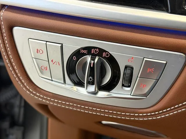 BMW 7 Series 2017 M760Li xDrive Excellente édition extravagante intérieur photo 13