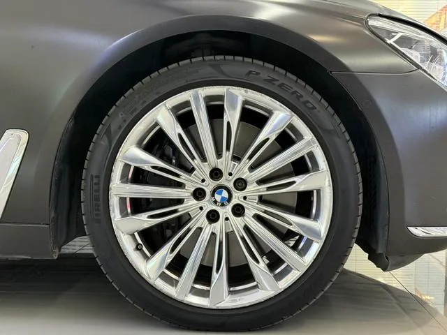 BMW 7 Series 2017 M760Li xDrive Excellente édition extravagante intérieur photo 19