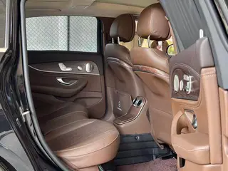 Mercedes-Benz E-Class 2022 E 300 L Luxury type Passenger car interior photo 6 Mercedes-Benz E-Class 2022 E 300 L Luxury type Passenger car interior photo 6