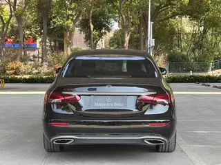 Mercedes-Benz E-Class 2022 E 300 L Luxury type Passenger car interior photo 8 Mercedes-Benz E-Class 2022 E 300 L Luxury type Passenger car interior photo 8