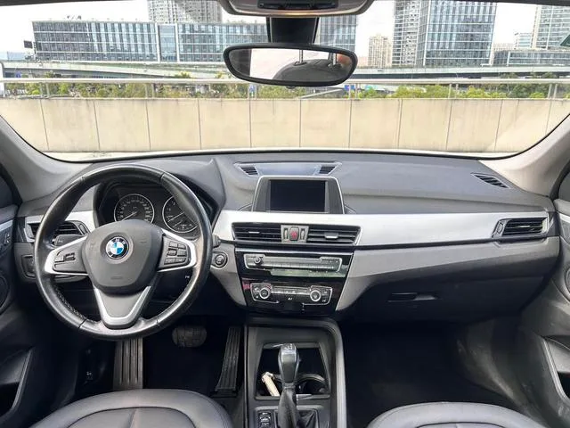 BMW X1 2018 sDrive18Li Fashionable exterior photo 5