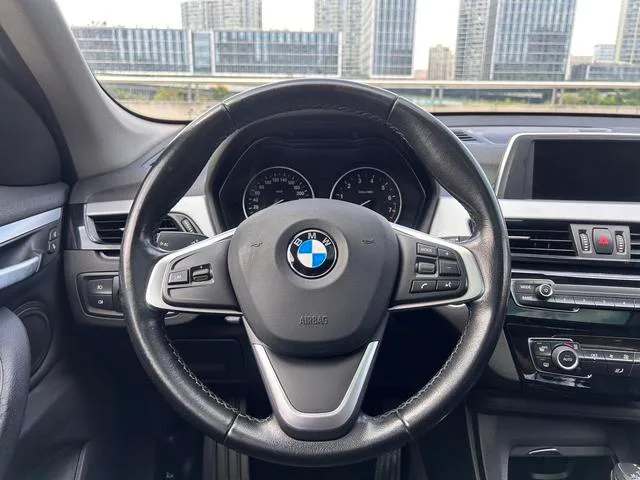BMW X1 2018 sDrive18Li Fashionable interior photo 9