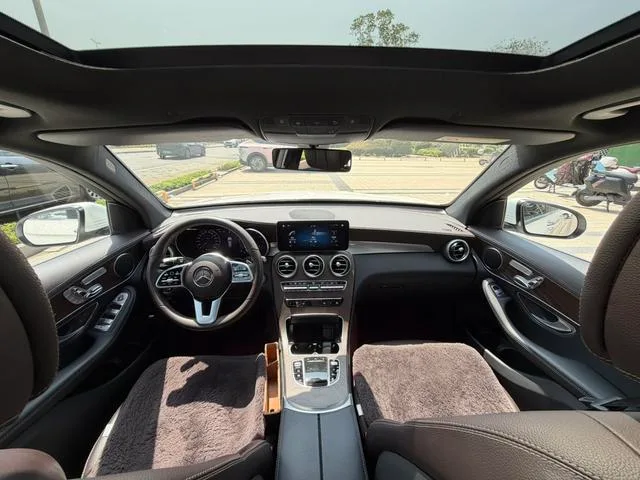Mercedes-Benz GLC 2022 Tres cambios GLC 260 L 4MATIC Dinámico interior foto 7