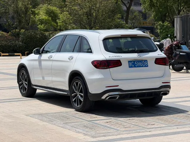Mercedes-Benz GLC 2022 Tres cambios GLC 260 L 4MATIC Dinámico interior foto 8