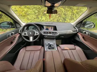 BMW X5 2020 xDrive40i M Sports suit interior photo 9