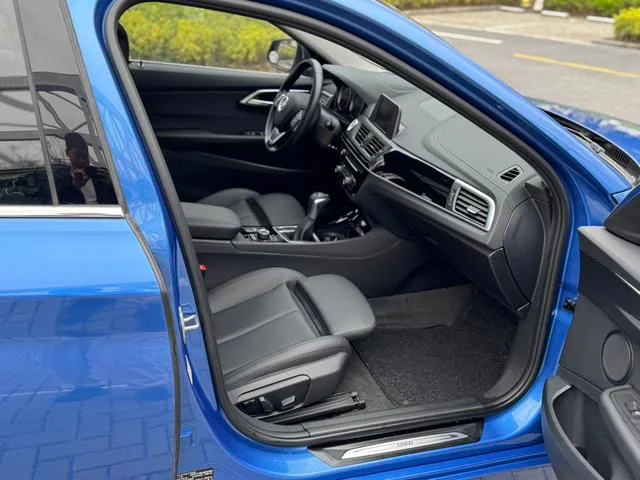 BMW 1 Series 2018 118i Sportif intérieur photo 10 BMW 1 Series 2018 118i Sportif intérieur photo 10