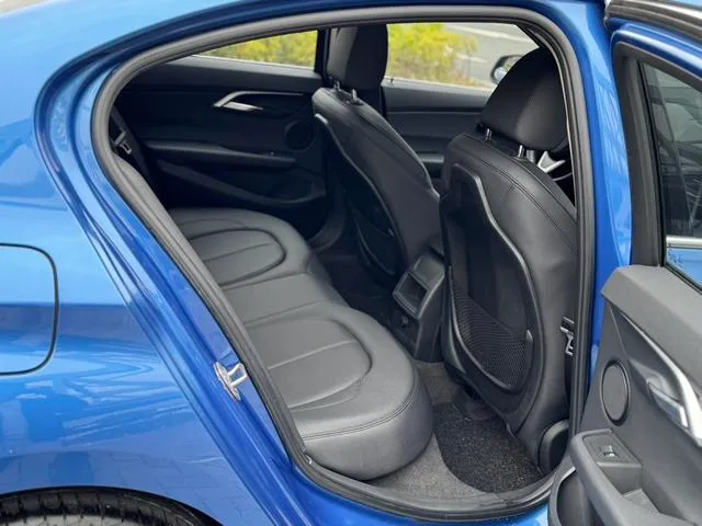 BMW 1 Series 2018 118i Sportif intérieur photo 13 BMW 1 Series 2018 118i Sportif intérieur photo 13