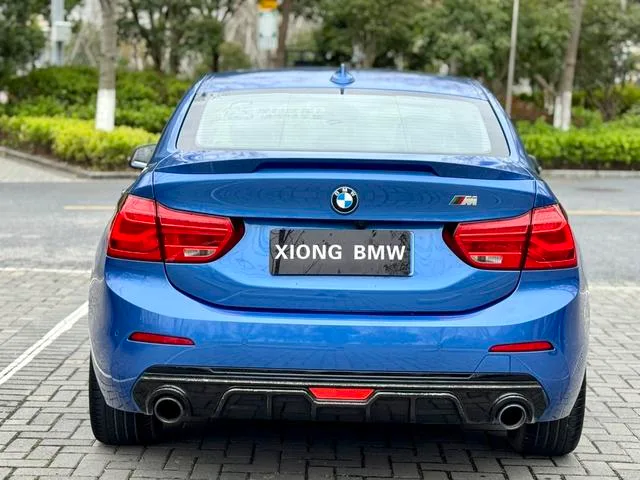 BMW 1 Series 2018 118i Sportif intérieur photo 15 BMW 1 Series 2018 118i Sportif intérieur photo 15