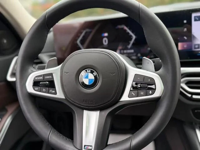 BMW 3 Series 2023 325Li M Set de nuit de sport intérieur photo 11
