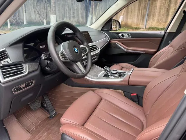 BMW X5 2019 xDrive40i Premium Class M Sports suit interior photo 6