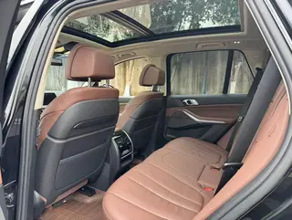 BMW X5 2019 xDrive40i Premium Class M Sports suit interior photo 7