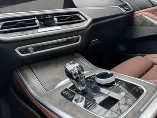 BMW X5 2019 xDrive40i Premium Class M Sports suit interior photo 9