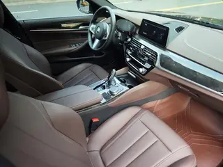 BMW 5 Series 2020 525Li M Conjunto deportivo exterior foto 8