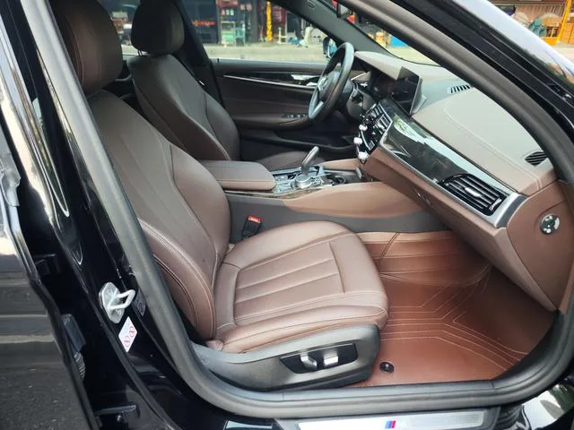 BMW 5 Series 2020 525Li M Conjunto deportivo exterior foto 9