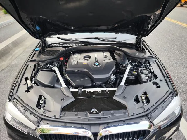 BMW 5 Series 2020 525Li M Conjunto deportivo interior foto 12