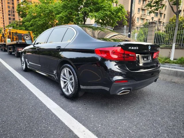 BMW 5 Series 2020 525Li M Conjunto deportivo interior foto 18