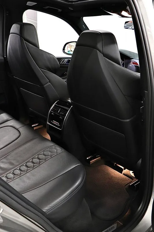 BMW X5 M 2020 X5 M interior photo 16 BMW X5 M 2020 X5 M interior photo 16