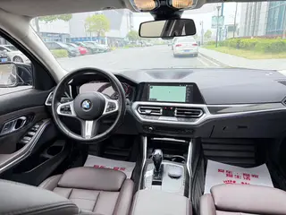BMW 3 Series 2020 325Li M Ensemble de sport intérieur photo 8 BMW 3 Series 2020 325Li M Ensemble de sport intérieur photo 8