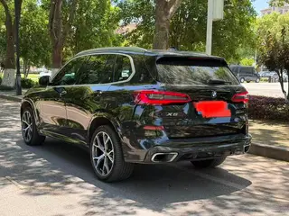 BMW X5 2019 xDrive40i Premium Class M Sports suit interior photo 7 BMW X5 2019 xDrive40i Premium Class M Sports suit interior photo 7