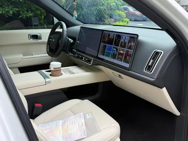 Li Auto L7 2024 Ultra version exterior photo 4