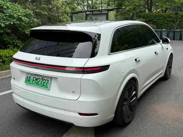Li Auto L7 2024 Ultra version exterior photo 6