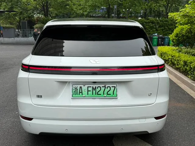 Li Auto L7 2024 Ultra version exterior photo 7