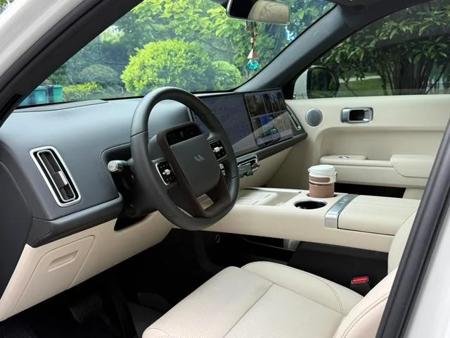 Li Auto L7 2024 Ultra version interior photo 10