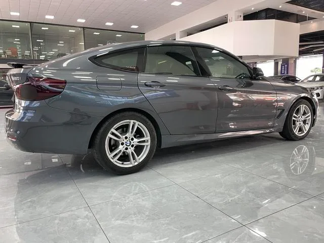 BMW 3 Series GT 2019 320i M Sportif extérieur photo 5 BMW 3 Series GT 2019 320i M Sportif extérieur photo 5