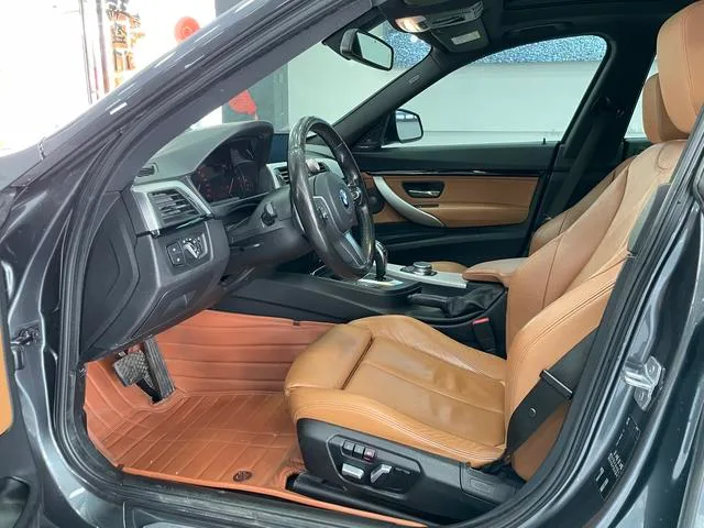 BMW 3 Series GT 2019 320i M Sportif extérieur photo 8 BMW 3 Series GT 2019 320i M Sportif extérieur photo 8