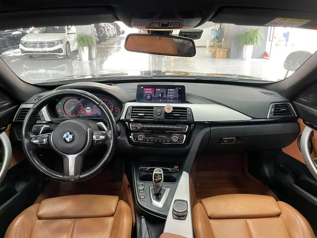 BMW 3 Series GT 2019 320i M Sportif intérieur photo 17 BMW 3 Series GT 2019 320i M Sportif intérieur photo 17