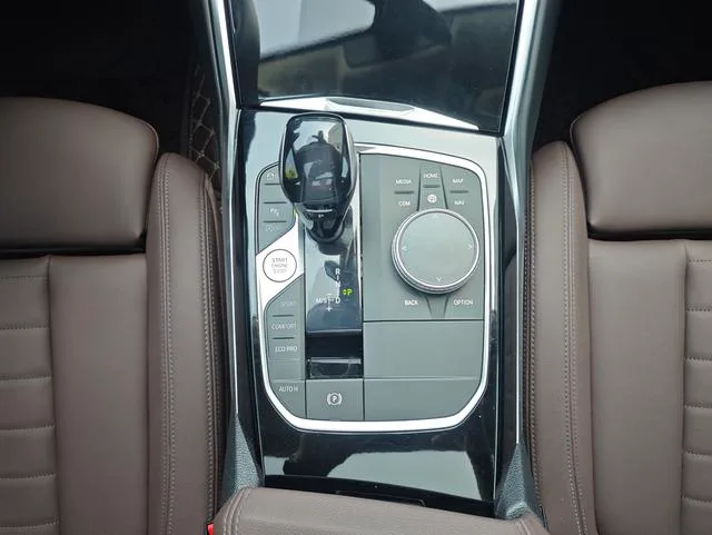 BMW 3 Series 2021 Restyling 320Li M Sports suit interior photo 14