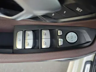 BMW 3 Series 2021 Restyling 320Li M Sports suit interior photo 17