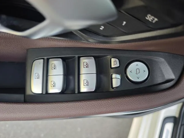 BMW 3 Series 2021 Restyling 320Li M Sports suit interior photo 17