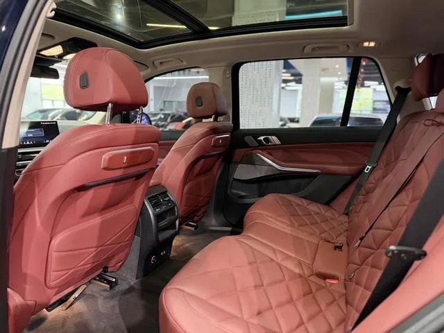 BMW X5 2023 xDrive30Li Premium Class M Sports suit interior photo 10