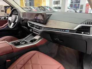 BMW X5 2023 xDrive30Li Premium Class M Sports suit interior photo 11