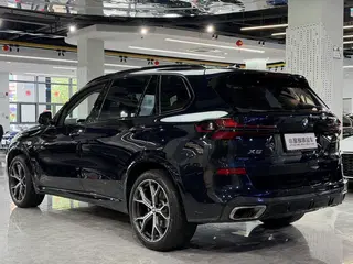 BMW X5 2023 xDrive30Li Premium Class M Sports suit interior photo 14