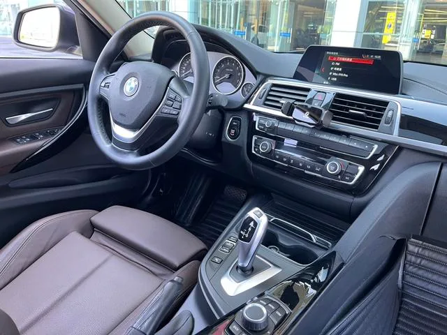 BMW 3 Series 2018 320Li Style tendance extérieur photo 8 BMW 3 Series 2018 320Li Style tendance extérieur photo 8