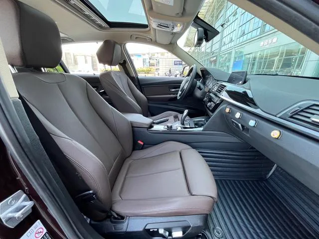 BMW 3 Series 2018 320Li Style tendance intérieur photo 9 BMW 3 Series 2018 320Li Style tendance intérieur photo 9