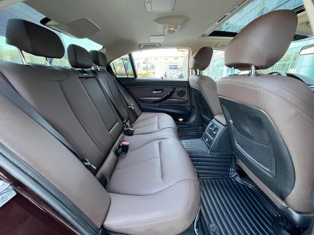 BMW 3 Series 2018 320Li Style tendance intérieur photo 10 BMW 3 Series 2018 320Li Style tendance intérieur photo 10