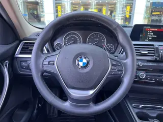 BMW 3 Series 2018 320Li Style tendance intérieur photo 11 BMW 3 Series 2018 320Li Style tendance intérieur photo 11