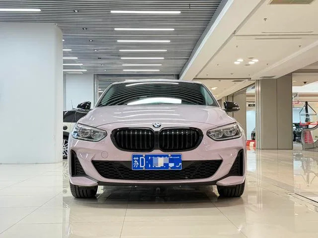 BMW 1 Series 2023 125i M Édition de nuit sportive Yao extérieur photo 2 BMW 1 Series 2023 125i M Édition de nuit sportive Yao extérieur photo 2