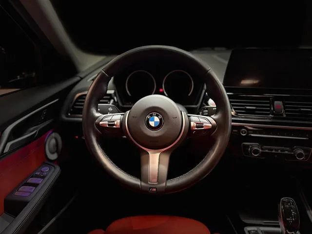 BMW 1 Series 2023 125i M Édition de nuit sportive Yao intérieur photo 9 BMW 1 Series 2023 125i M Édition de nuit sportive Yao intérieur photo 9