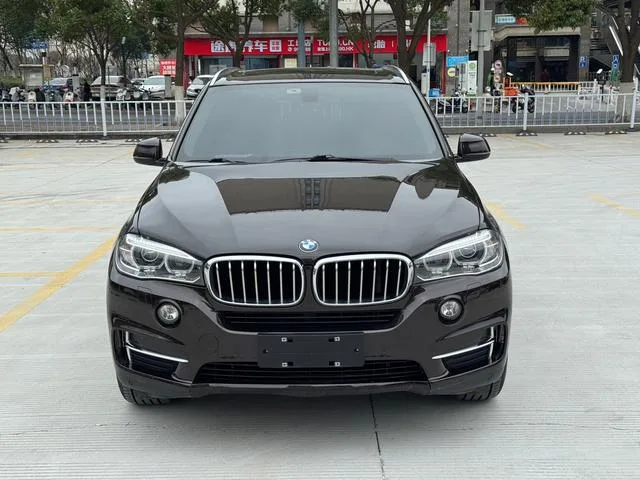 BMW X5 2017 xDrive35i Elegant style exterior photo 2