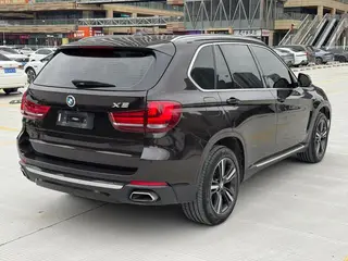 BMW X5 2017 xDrive35i Elegant style interior photo 9