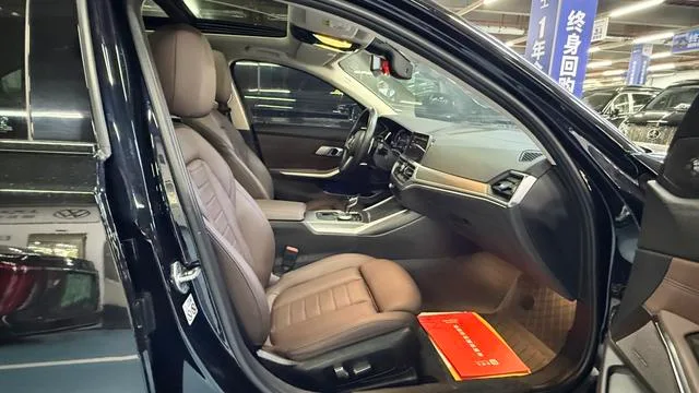 BMW 3 Series 2020 Restyling 325Li M Sports Night Suit interior photo 14 BMW 3 Series 2020 Restyling 325Li M Sports Night Suit interior photo 14